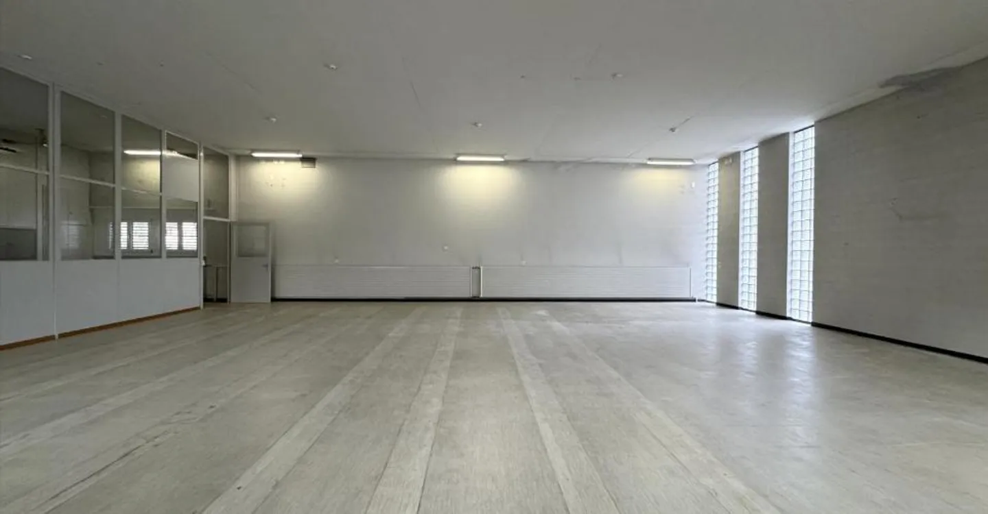 Spazio commerciale vicino alla stazione di Oberdorf - Foto 3 di 4