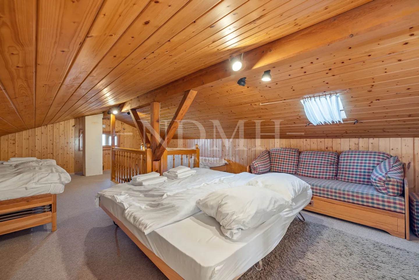 Chalet for sale - Photo 7 of 11