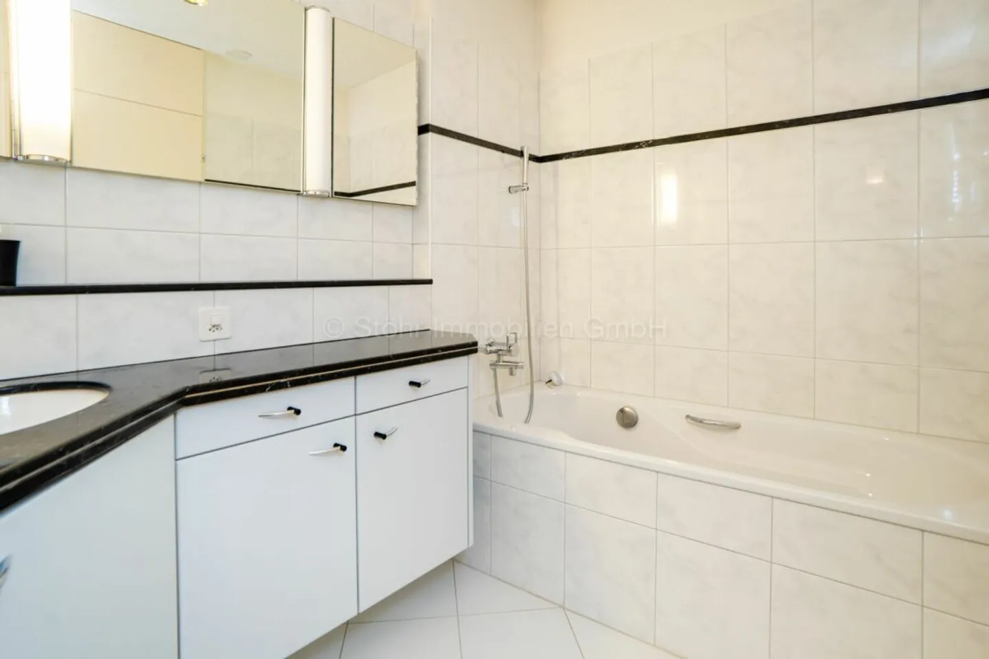 Spacious 5.5 Room Apartment Centrally Located in Winterthur-Seen - Photo 9 of 25