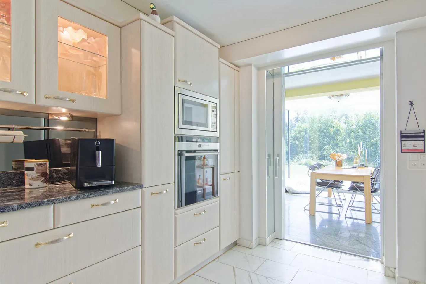 Casa di campagna in una posizione tranquilla e soleggiata - Foto 16 di 26