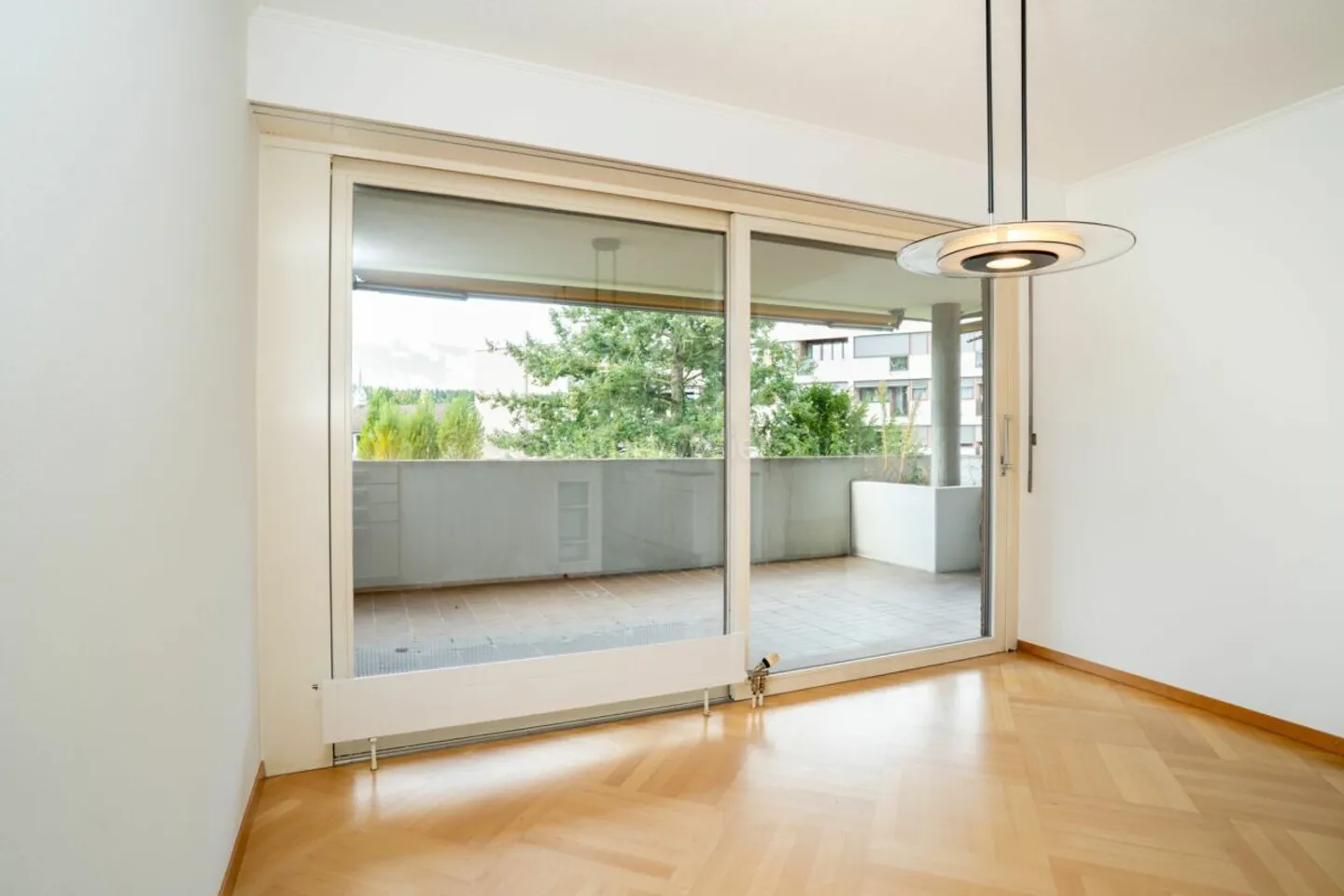 Spacious 5.5 Room Apartment Centrally Located in Winterthur-Seen - Photo 22 of 25