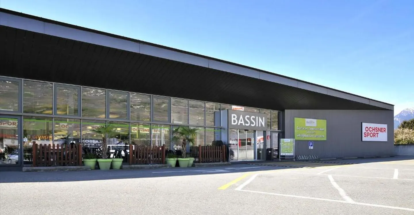 Belle superfici nel cuore della zona commerciale di Conthey - Foto 1 di 3