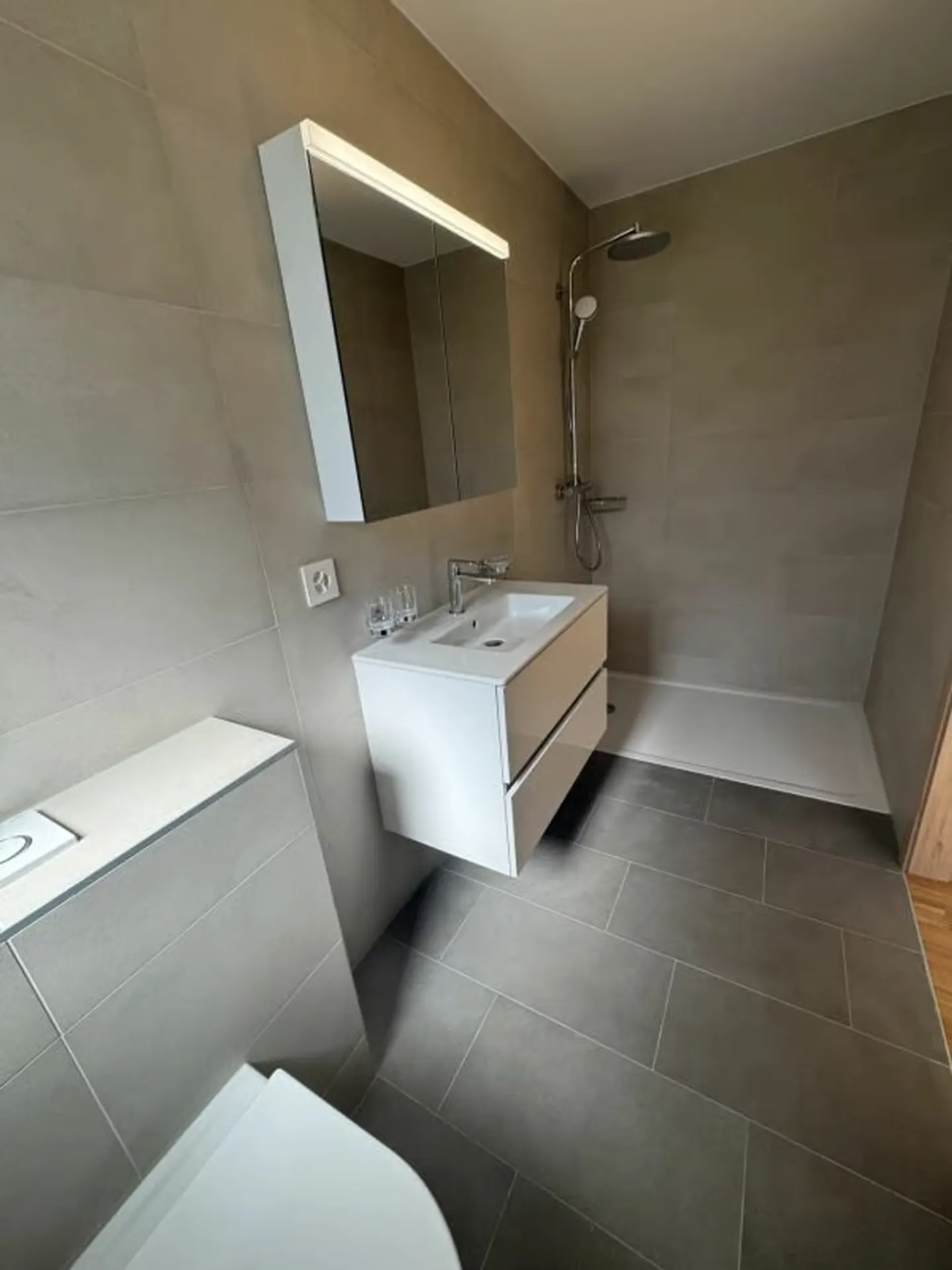 Neue 4,5-Zimmer-Wohnung im Zentrum von Riddes - Foto 9 von 13