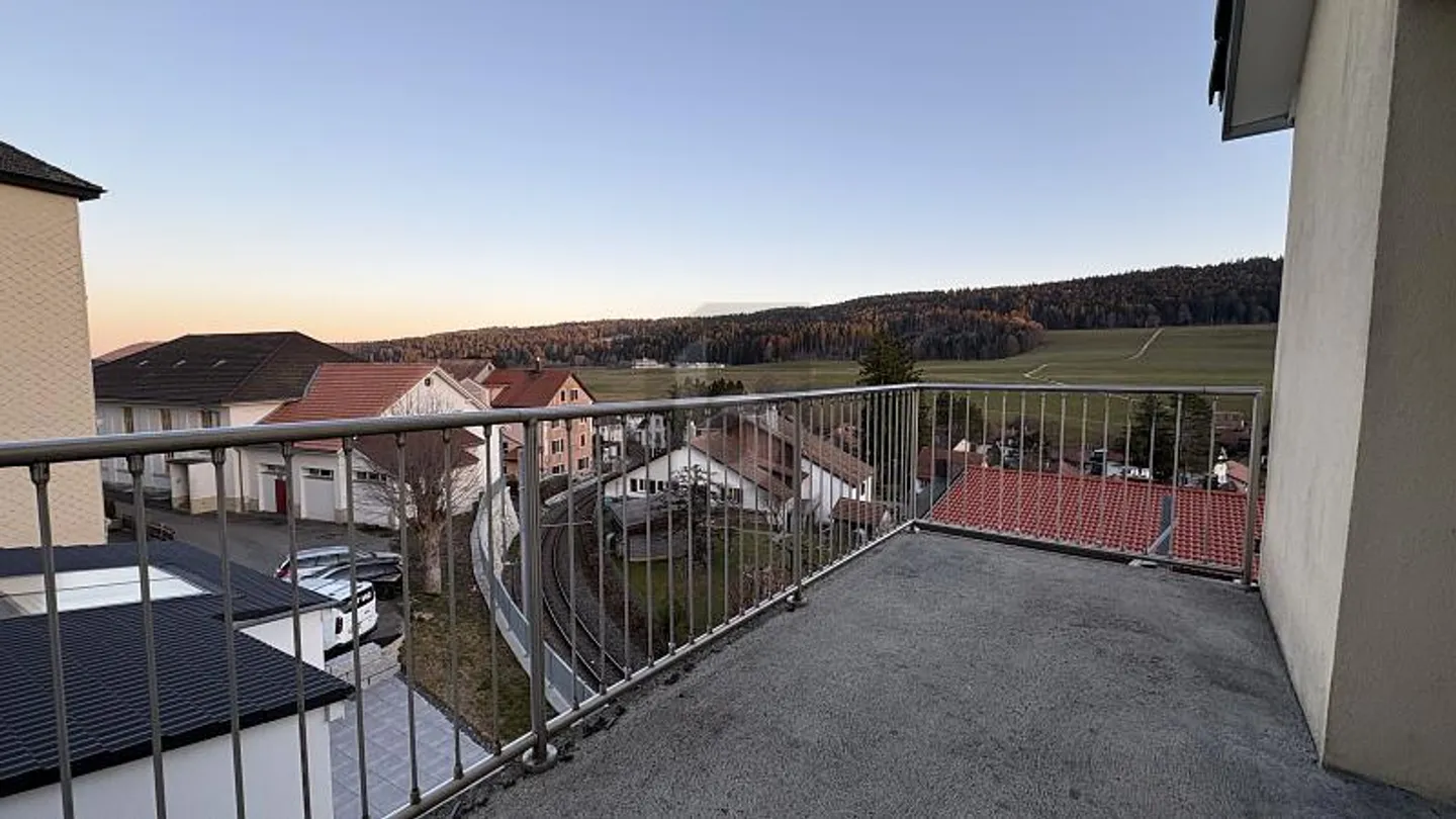 Appartement Charmant avec Terrasse - Photo 1 sur 6