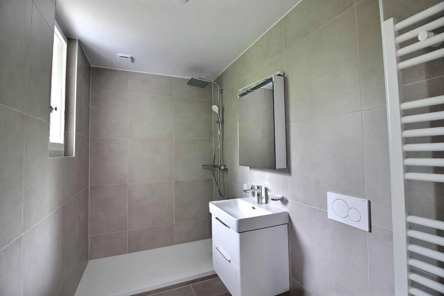 Superbe appartement rénové - Photo 5 sur 6