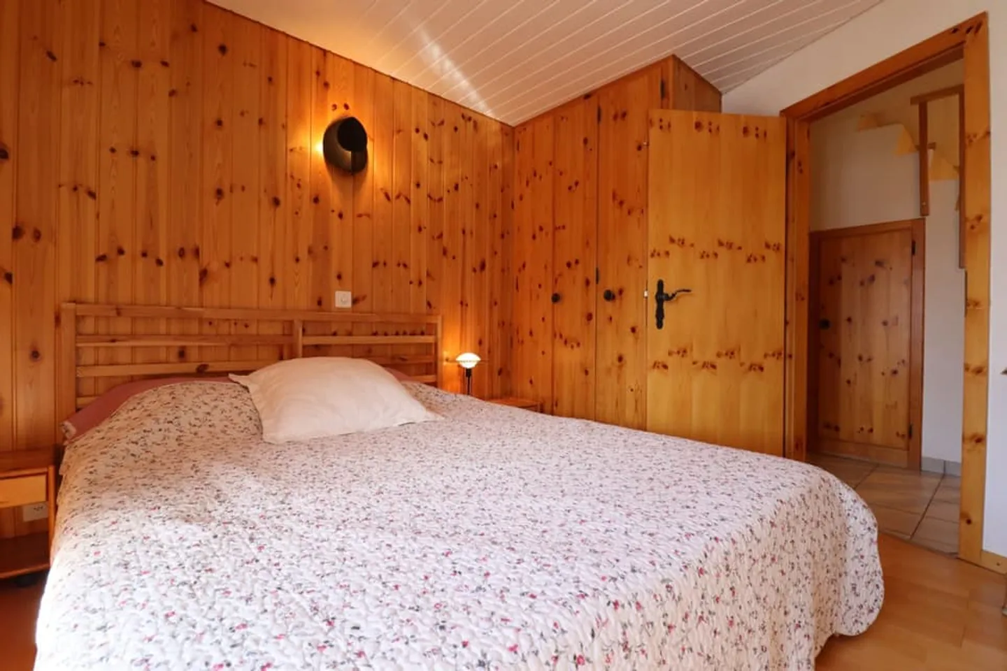 Semi-detached chalet with independent studio and unobstructed view - Photo 10 of 13