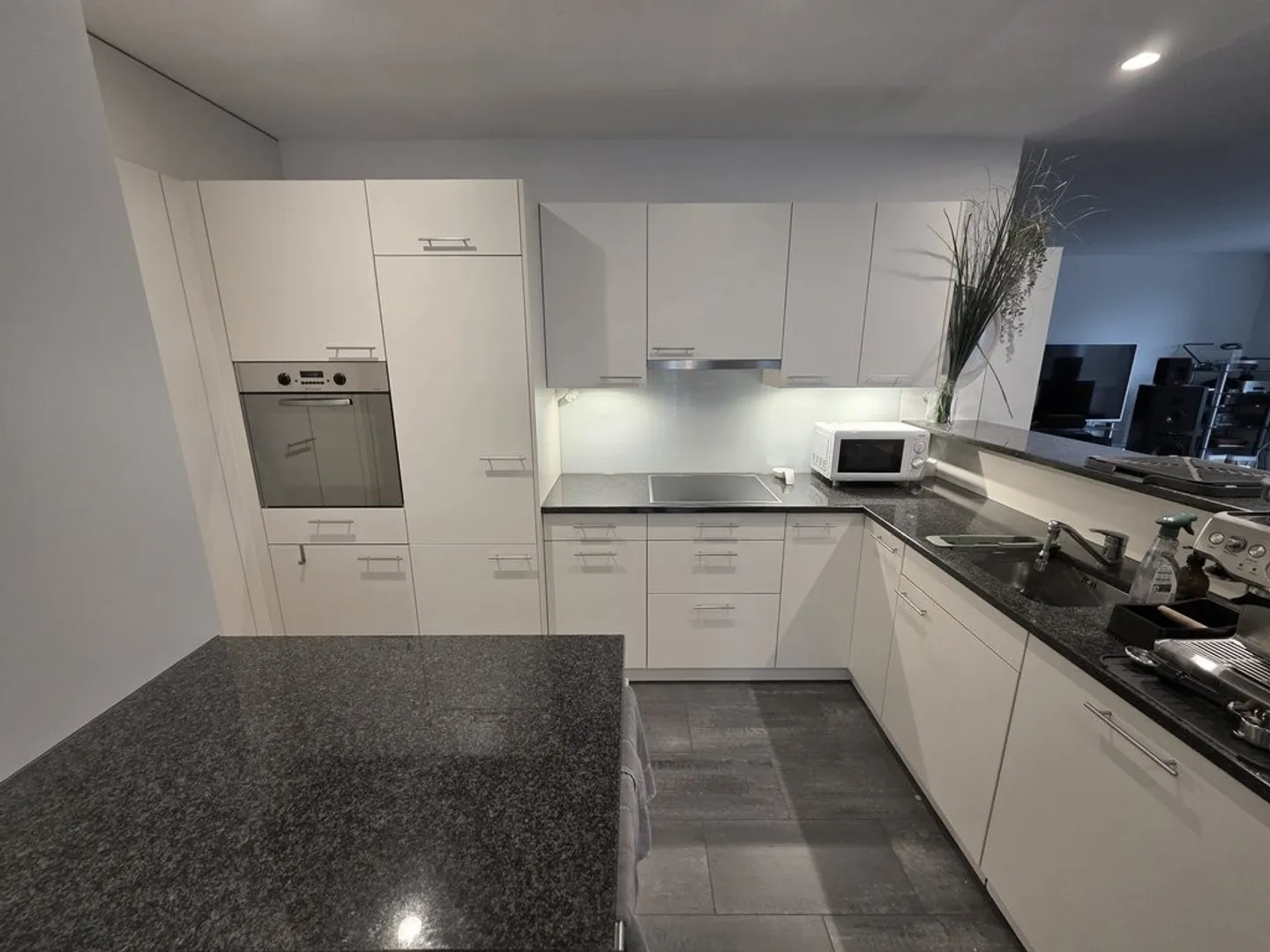 Where tranquility meets urban flair! - Photo 4 of 9