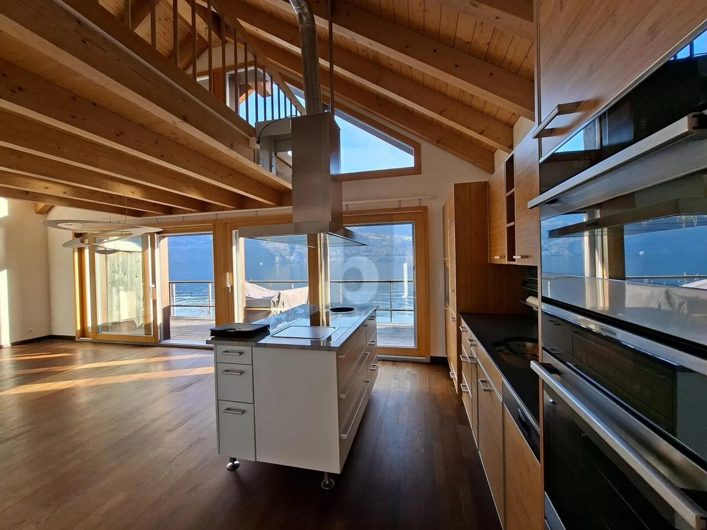 MAISONETTE CON VISTA LAGO E CUCINA WOW - Foto 3 di 6