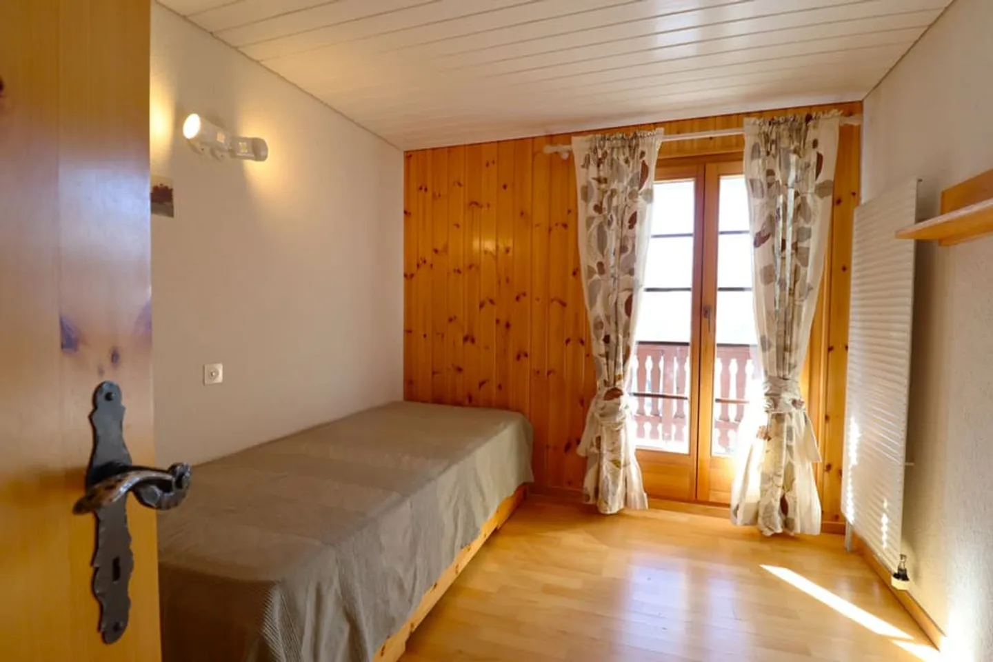 Semi-detached chalet with independent studio and unobstructed view - Photo 12 of 13