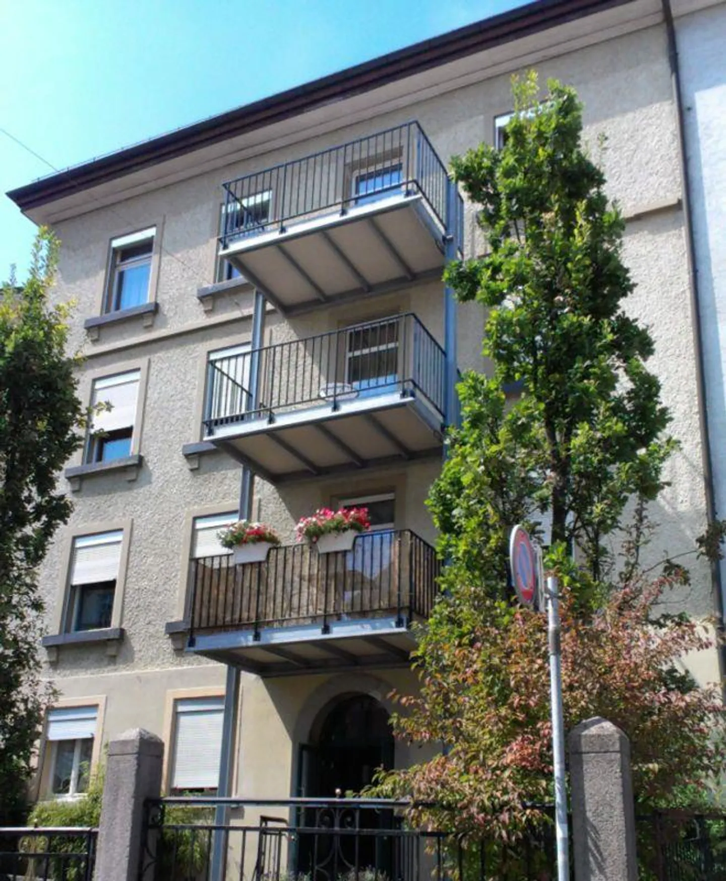 Partially renovated & charming old apartment including balcony - Photo 1 of 13