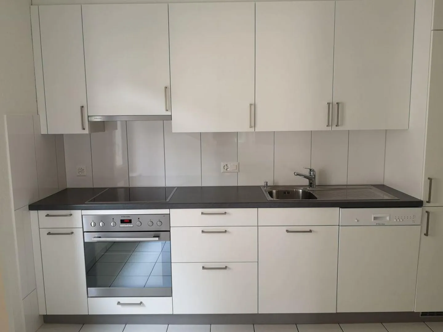 Partially renovated & charming old apartment including balcony - Photo 5 of 13