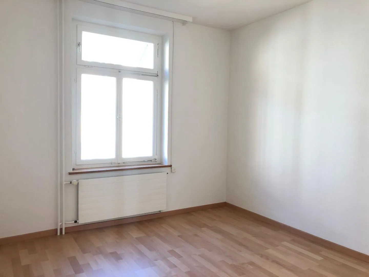 Partially renovated & charming old apartment including balcony - Photo 10 of 13
