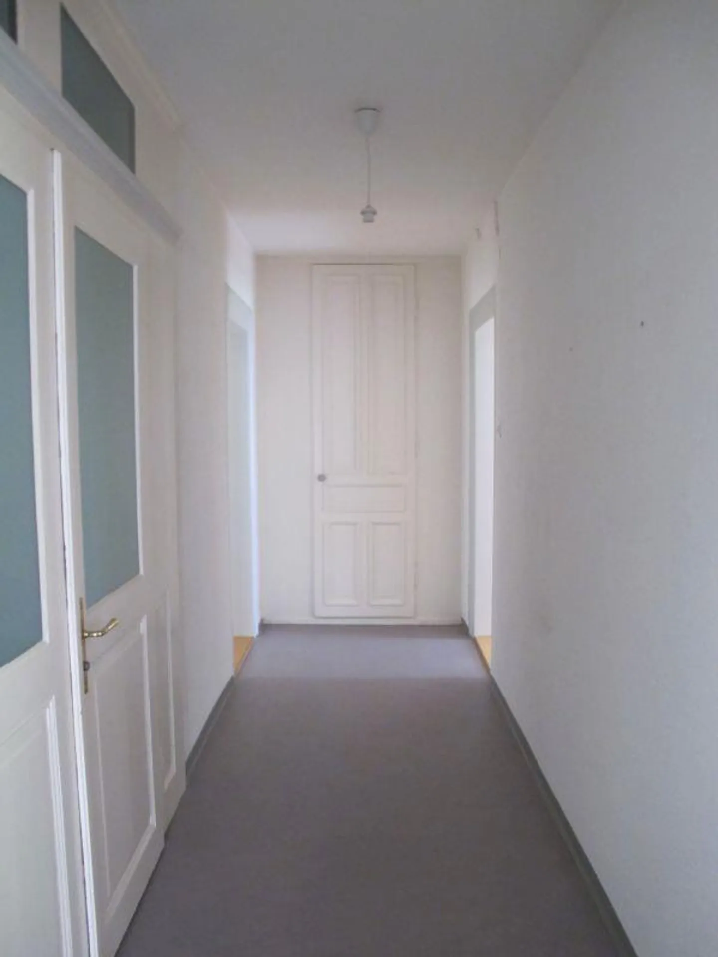 Partially renovated & charming old apartment including balcony - Photo 12 of 13