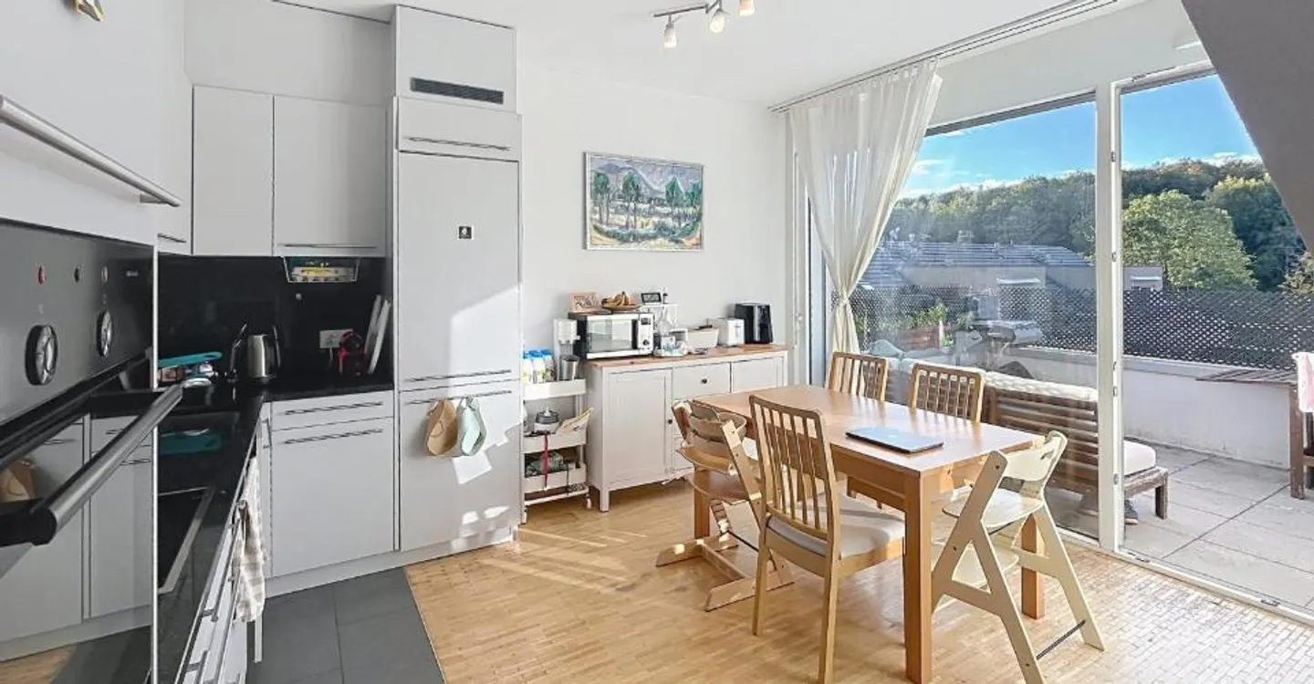 Schöne 3,5-Zimmer-Wohnung im 2. Stock in Epalinges - Foto 1 von 9