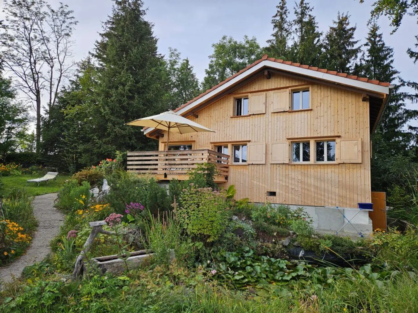 Residential house with holiday home character in dream location - Photo 2 of 13