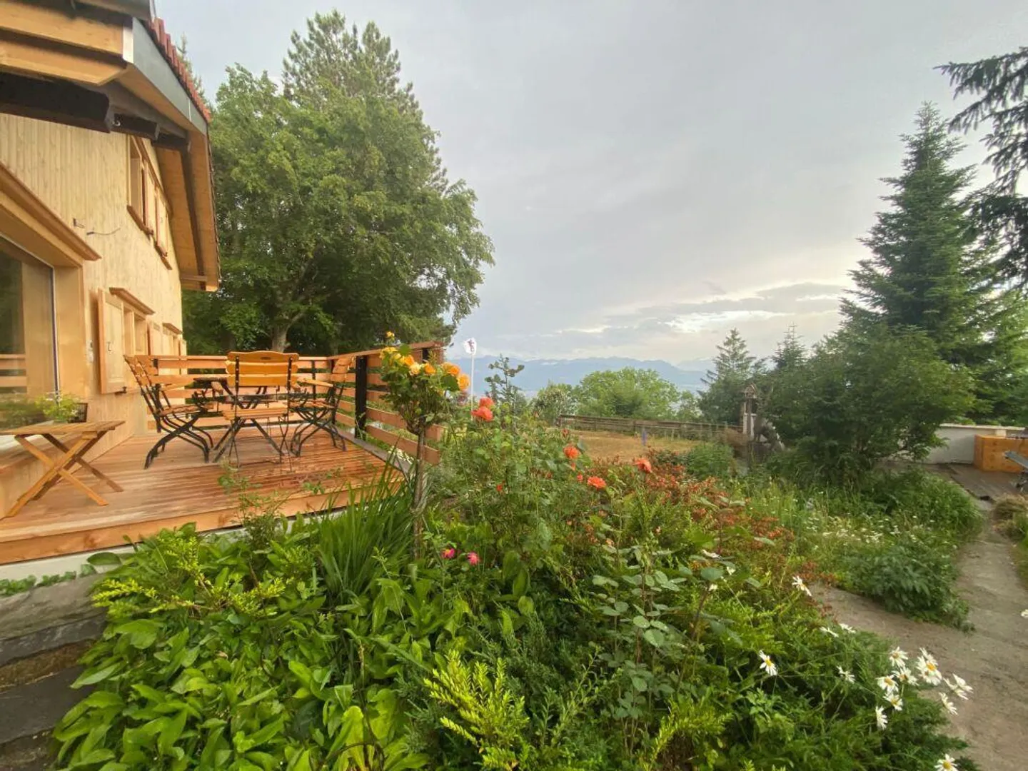 Residential house with holiday home character in dream location - Photo 8 of 13