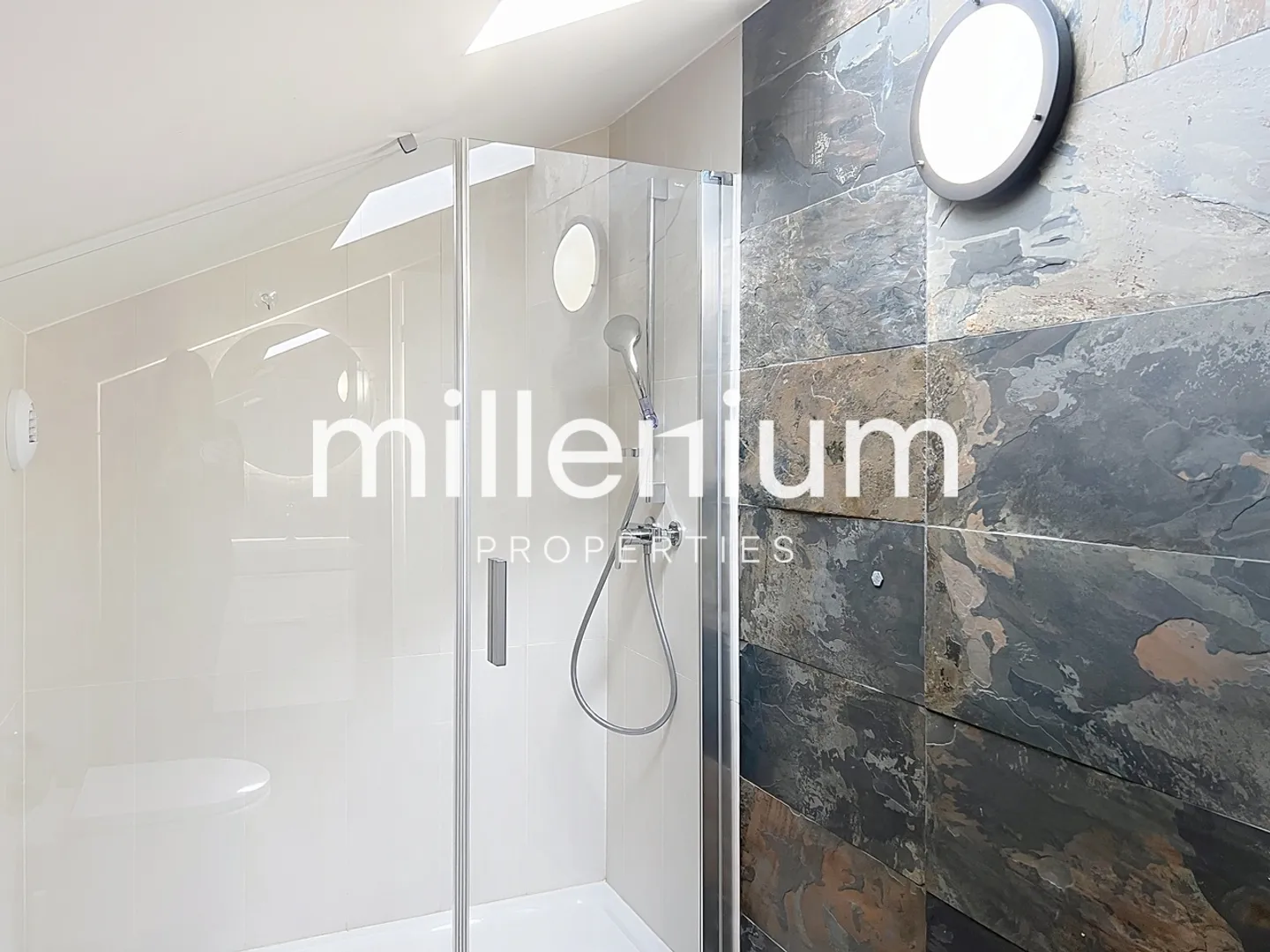 Villa de rangée moderne avec studio privé - Photo 13 sur 18