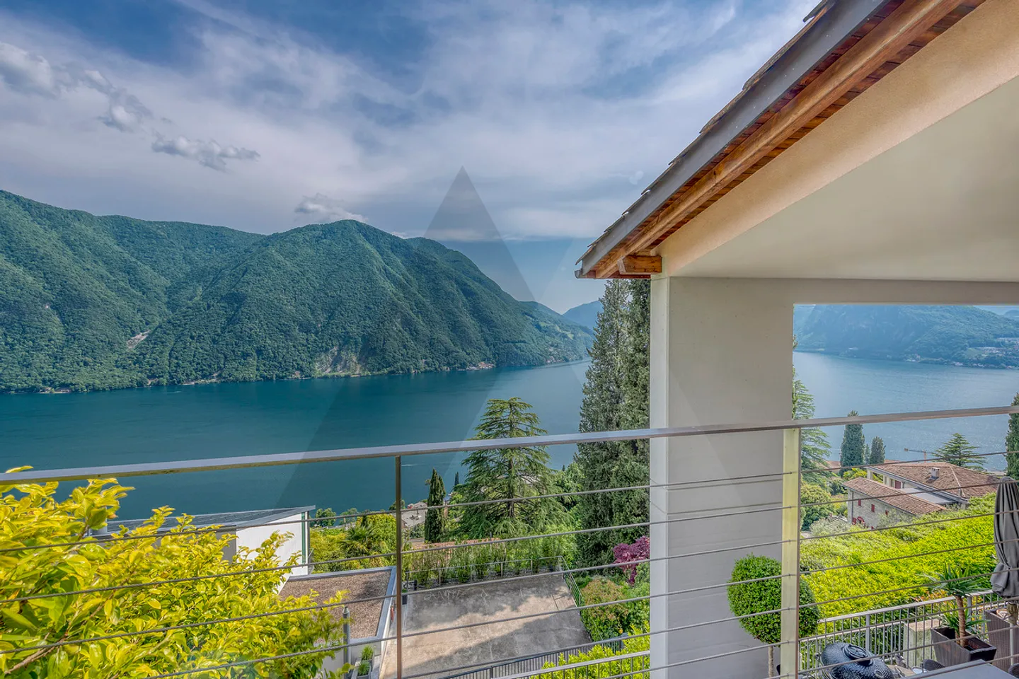 ELEGANT DUPLEX WITH SWIMMING POOL AND LAKE VIEW - Photo 13 of 14