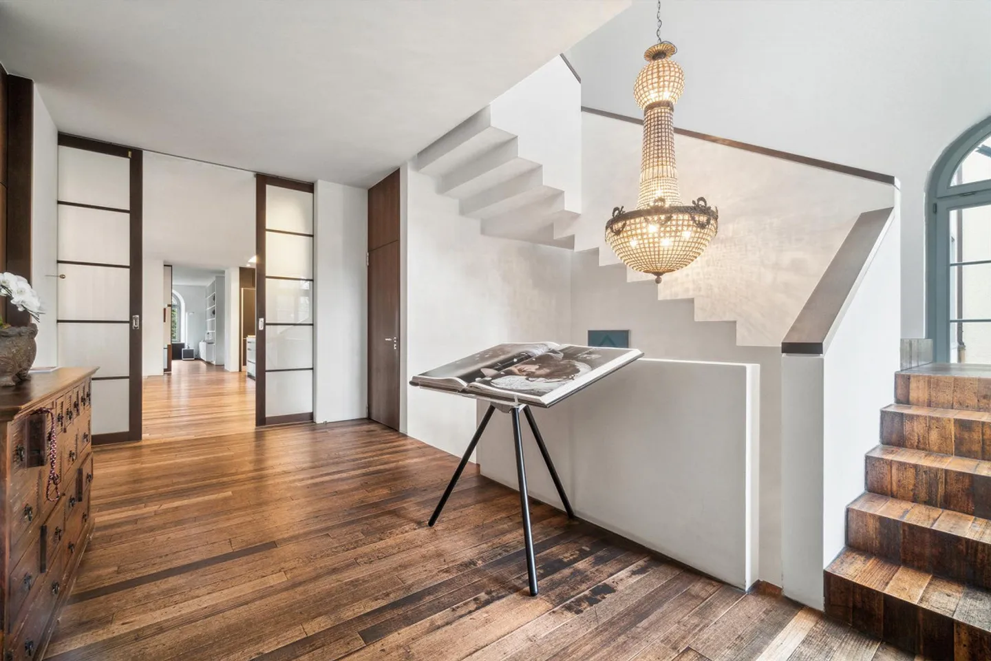 Majestic living by the water: completely renovated factory owner's villa - Photo 6 of 8