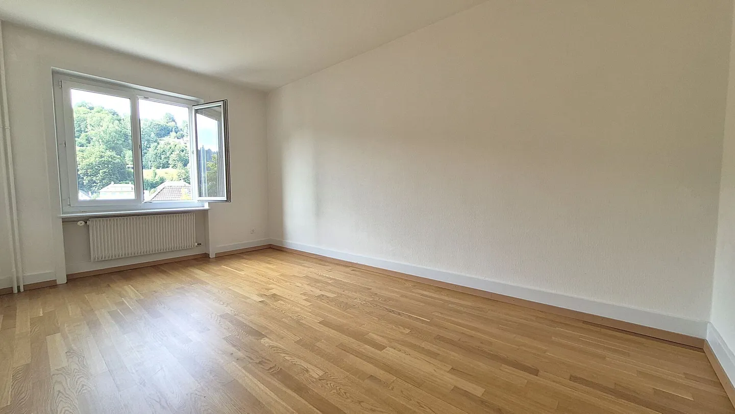 Bellissimo appartamento 3.5 locali molto luminoso a Le Locle - Foto 5 di 8