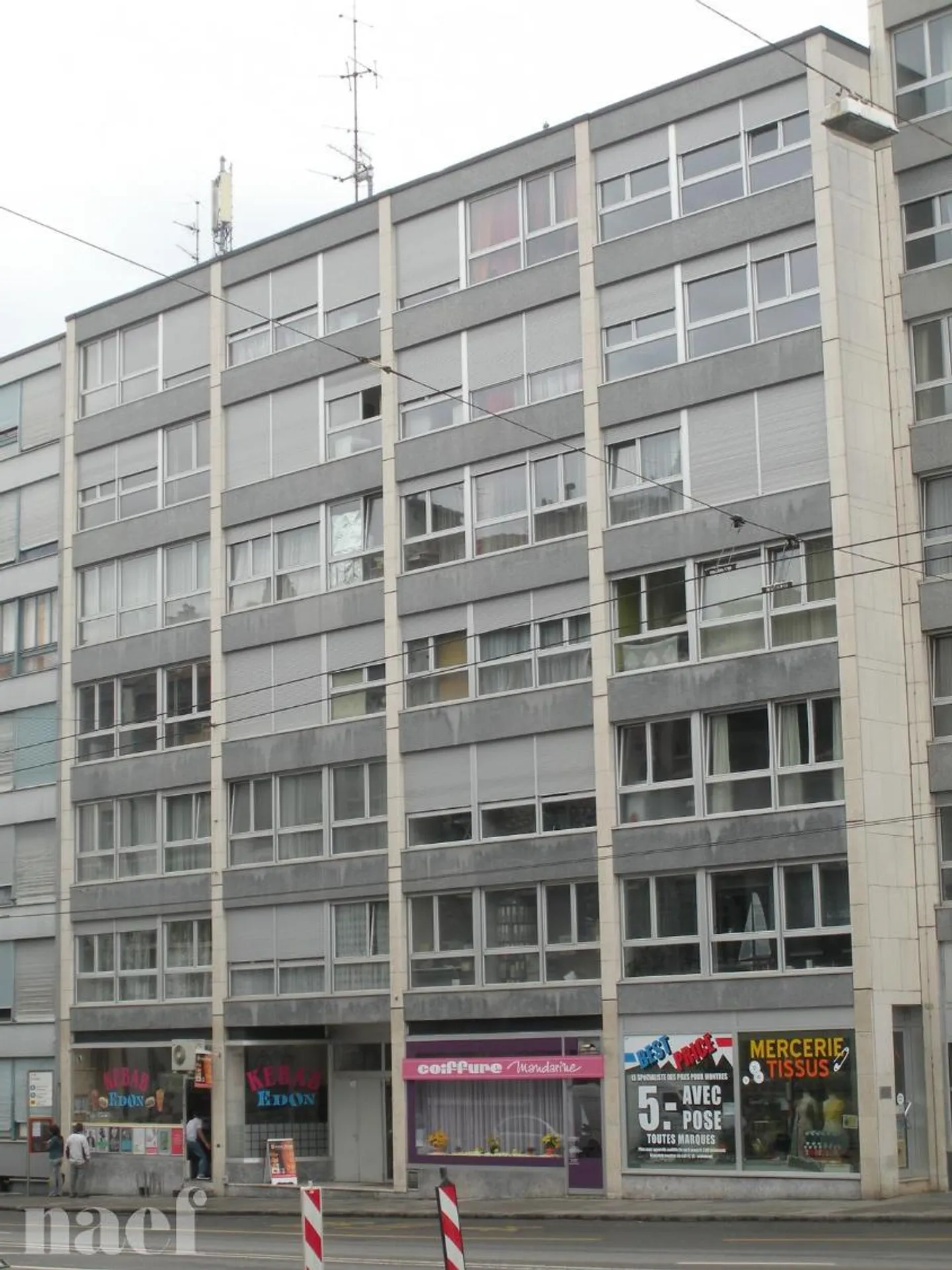 Appartement Rénové en Emplacement Privilégié - Photo 2 sur 2