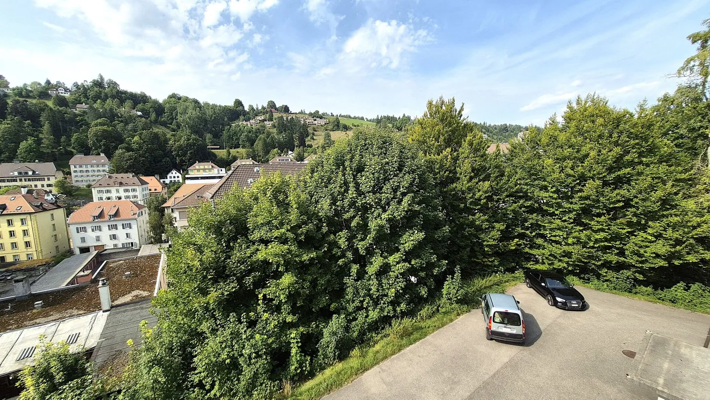 Bellissimo appartamento 3.5 locali molto luminoso a Le Locle - Foto 7 di 8