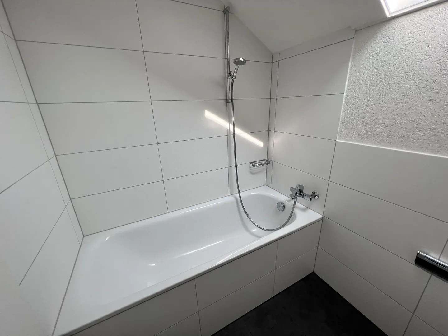 Appartement sous les combles de 2 1/2 pièces - Photo 5 sur 7