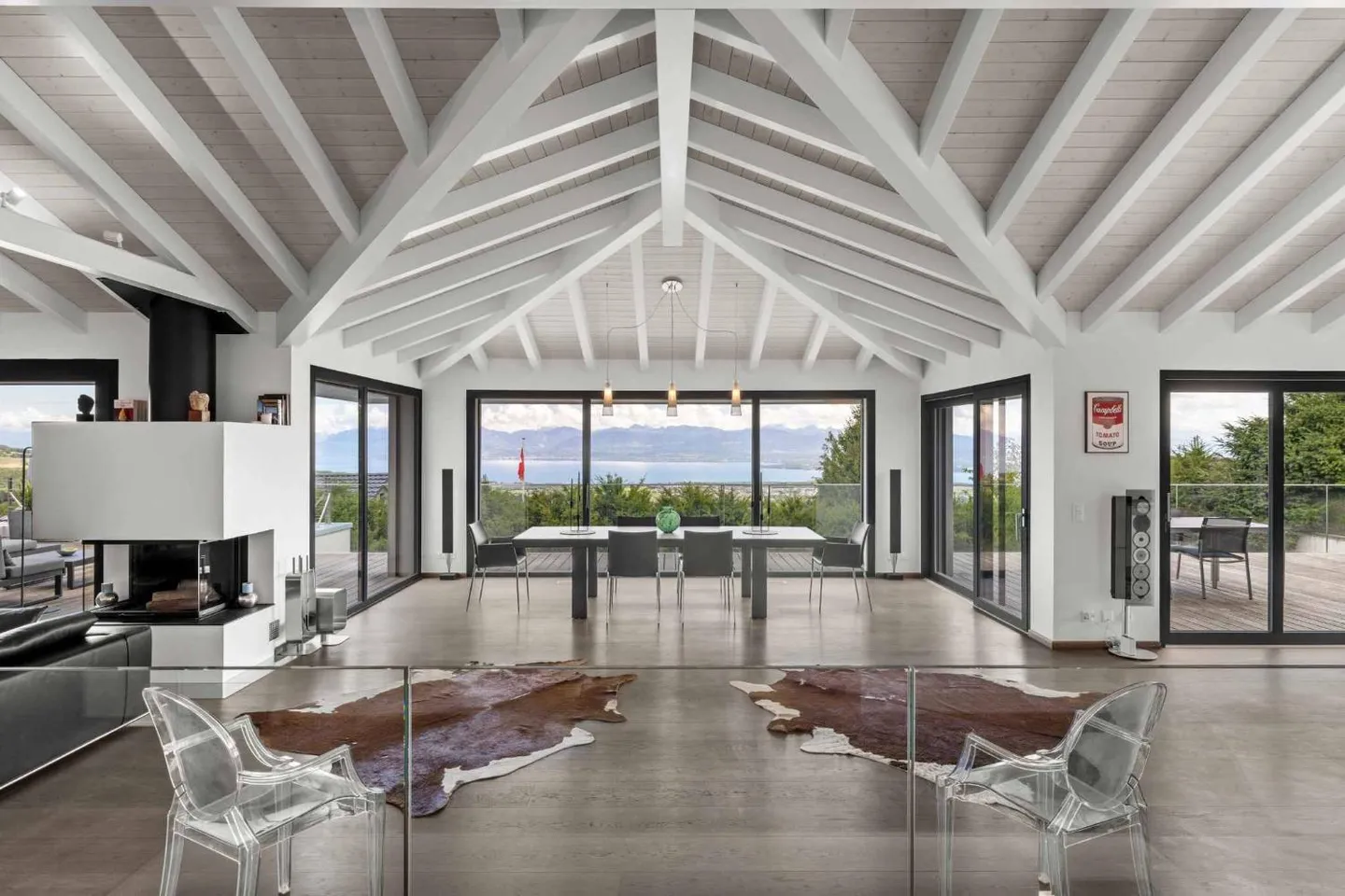 Villa moderna con vista sul Lago di Ginevra e sulle Alpi - Foto 1 di 9