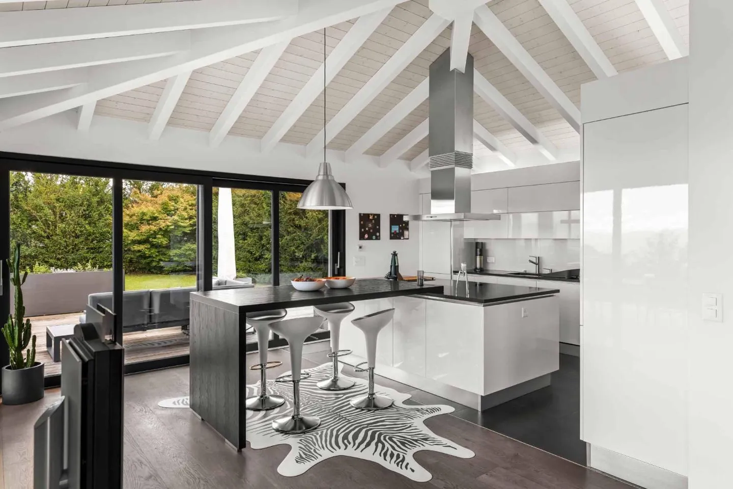 Villa moderna con vista sul Lago di Ginevra e sulle Alpi - Foto 7 di 9