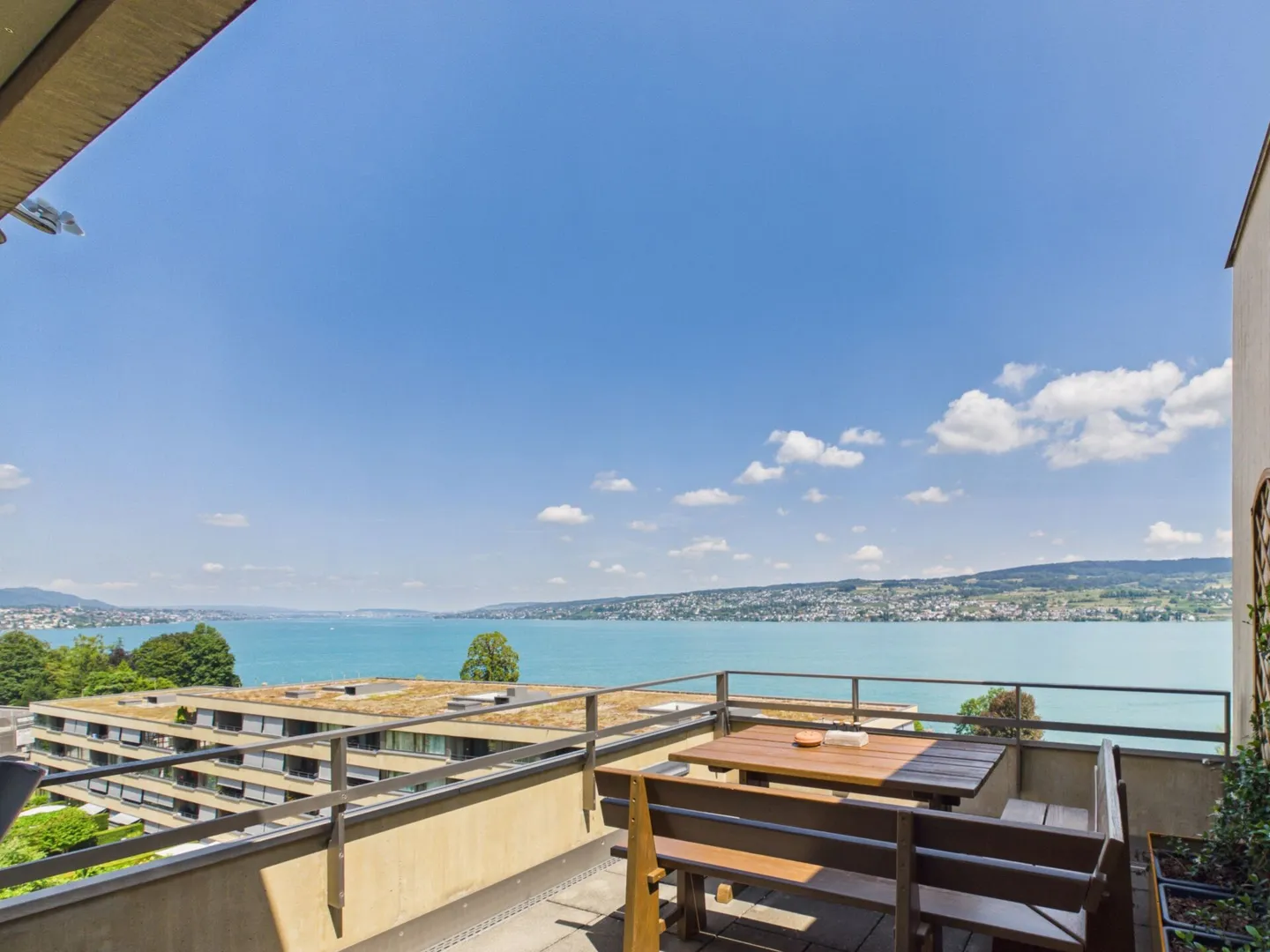 Vivere privilegiato con vista lago e privacy - Foto 1 di 7