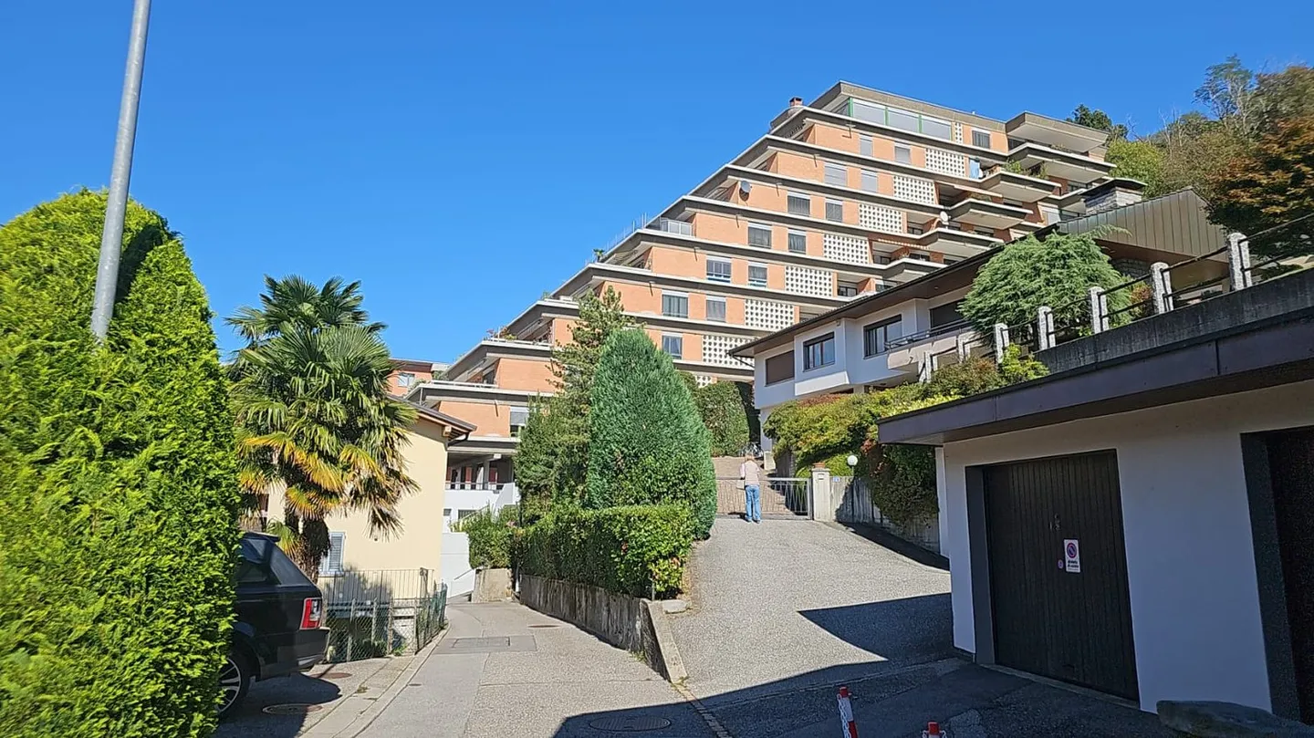 Appartement spacieux de 4,5 pièces à Cadempino - Photo 1 sur 26