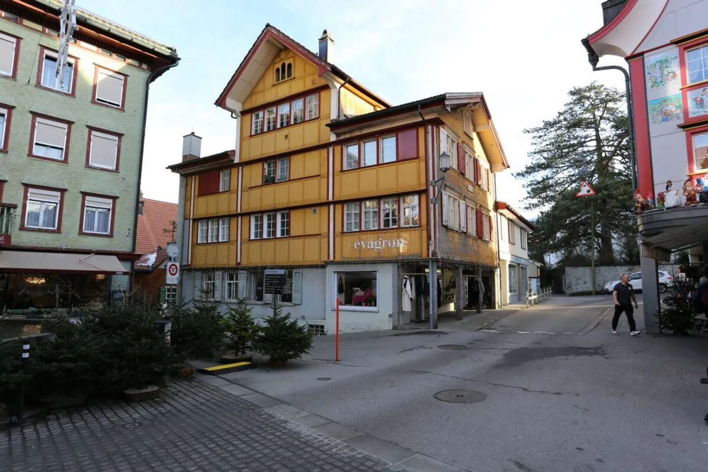 komplett restaurierte 2.5 Zimmer Wohnung im Zentrum von Appenzell! - Foto 1 von 12