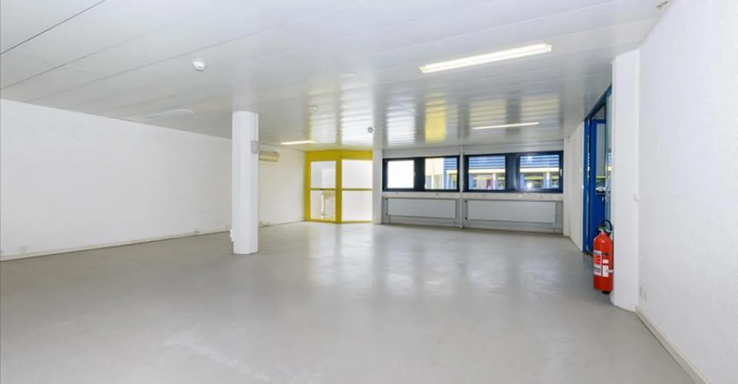 Sehr angenehmes Büro in Avouillons - Foto 2 von 6
