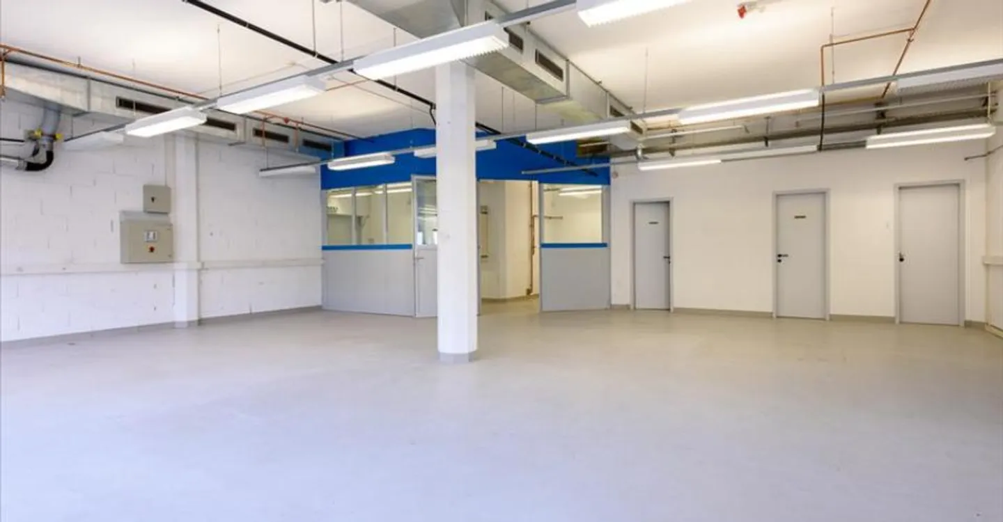 Sehr angenehmes Büro in Avouillons - Foto 4 von 6