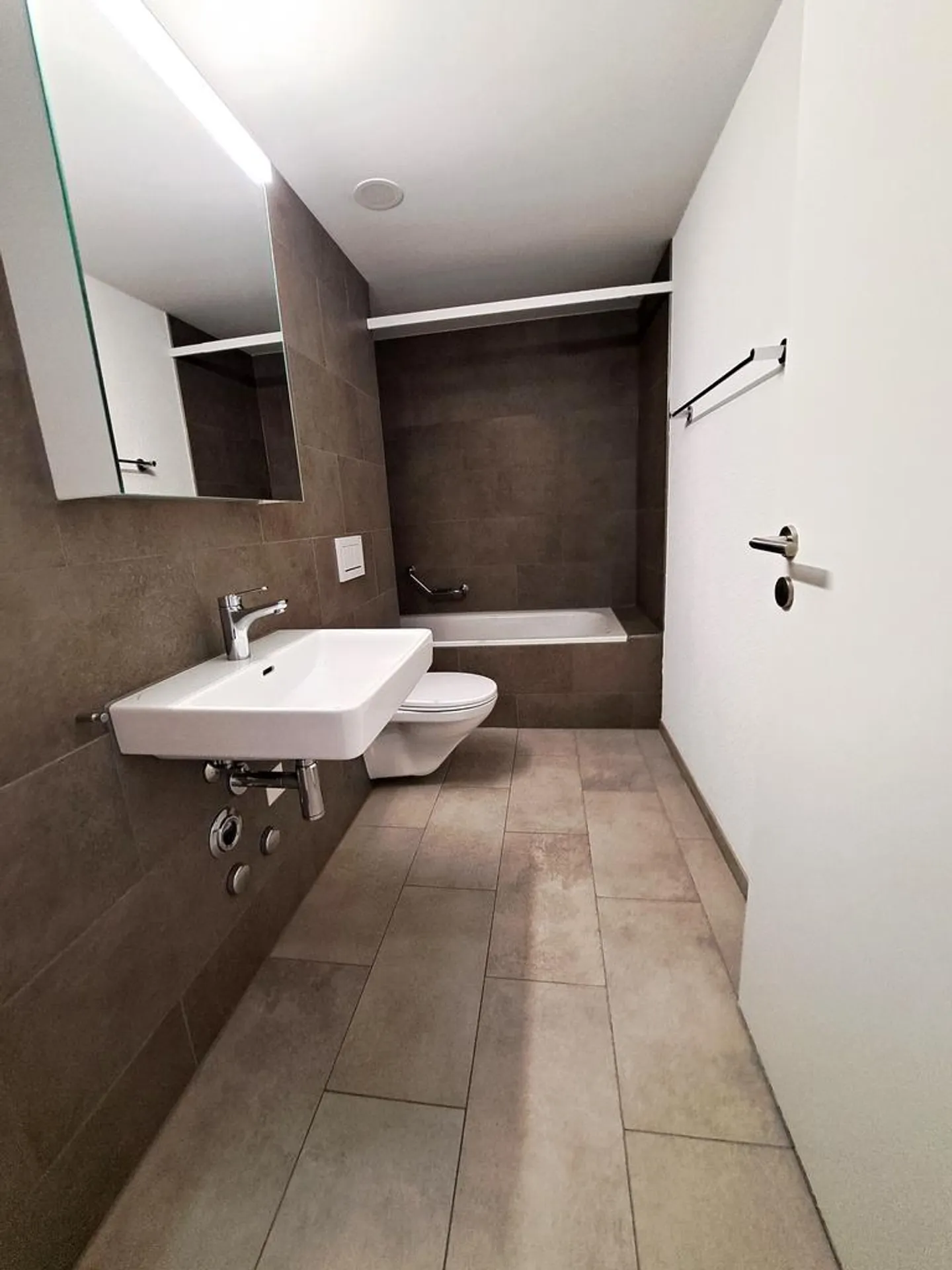 Modernes 4,5-Zimmer-Apartment - Foto 4 von 10