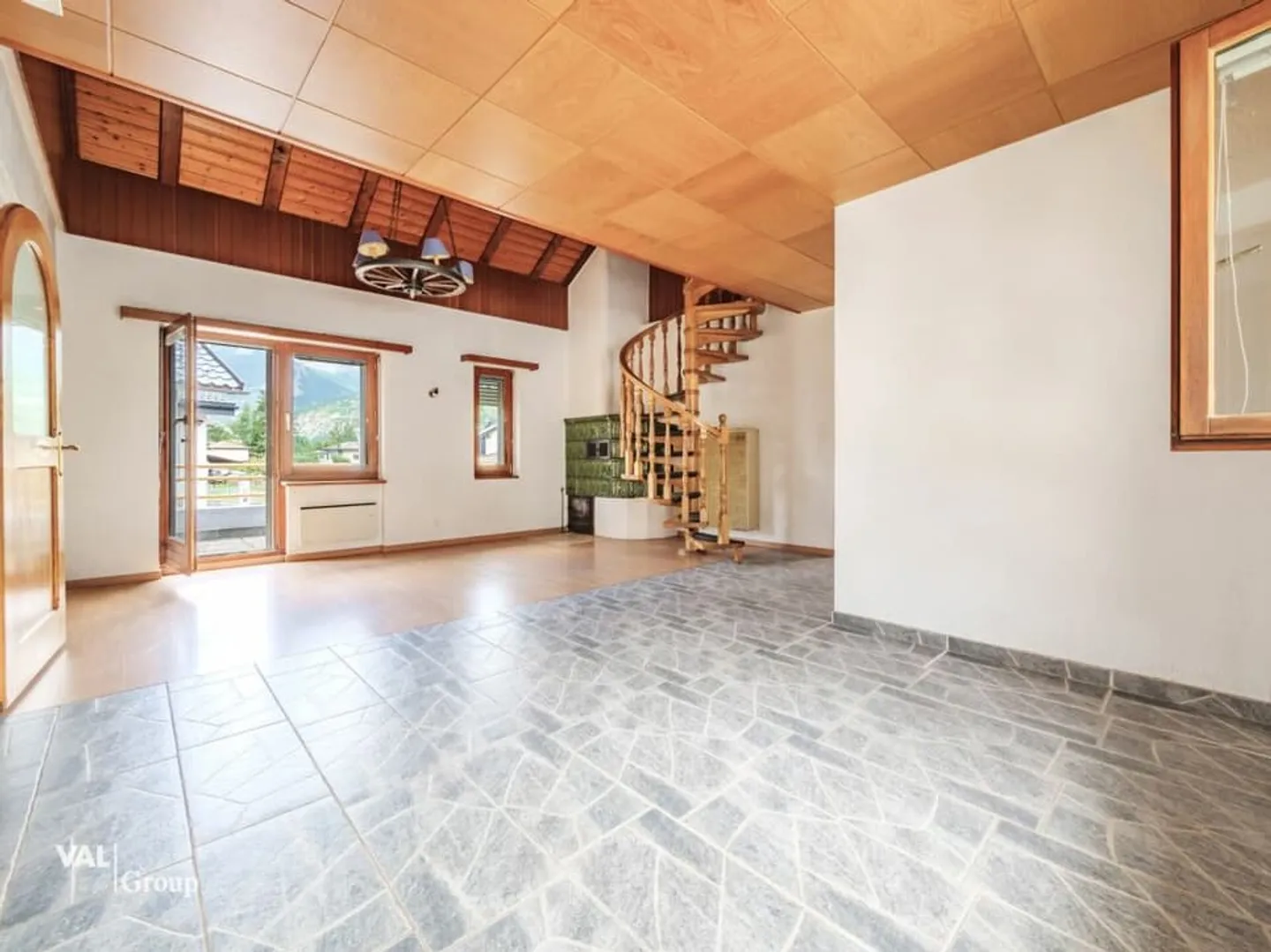 Tradition Meets Future: Residential and Commercial Property with Versatile Potential - Photo 2 of 13