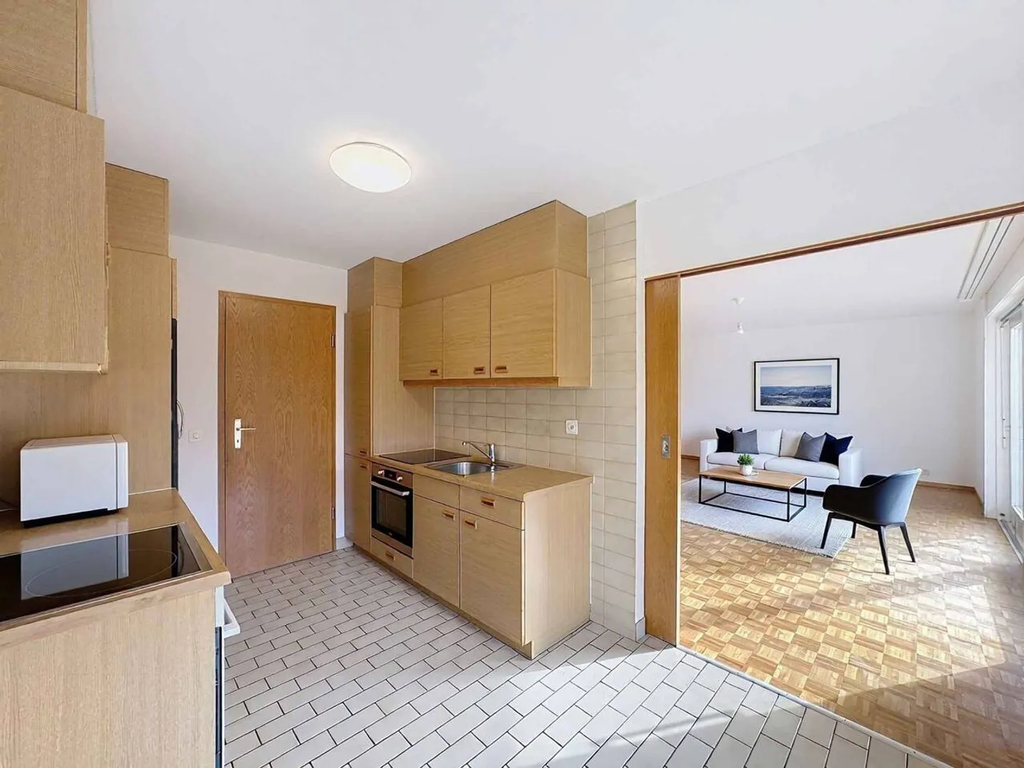 Ampio appartamento di 3,5 stanze su un livello di 79 m2 + grande balcone - Foto 3 di 9