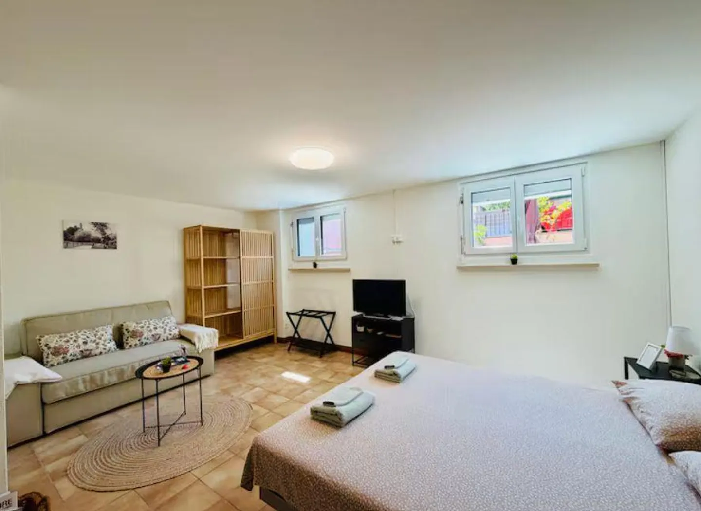 Appartement deux pièces rénové avec terrasse et entrée indépendante à Losone, idéal pour des séjours de courte à moyenne durée à Losone - Photo 12 sur 20