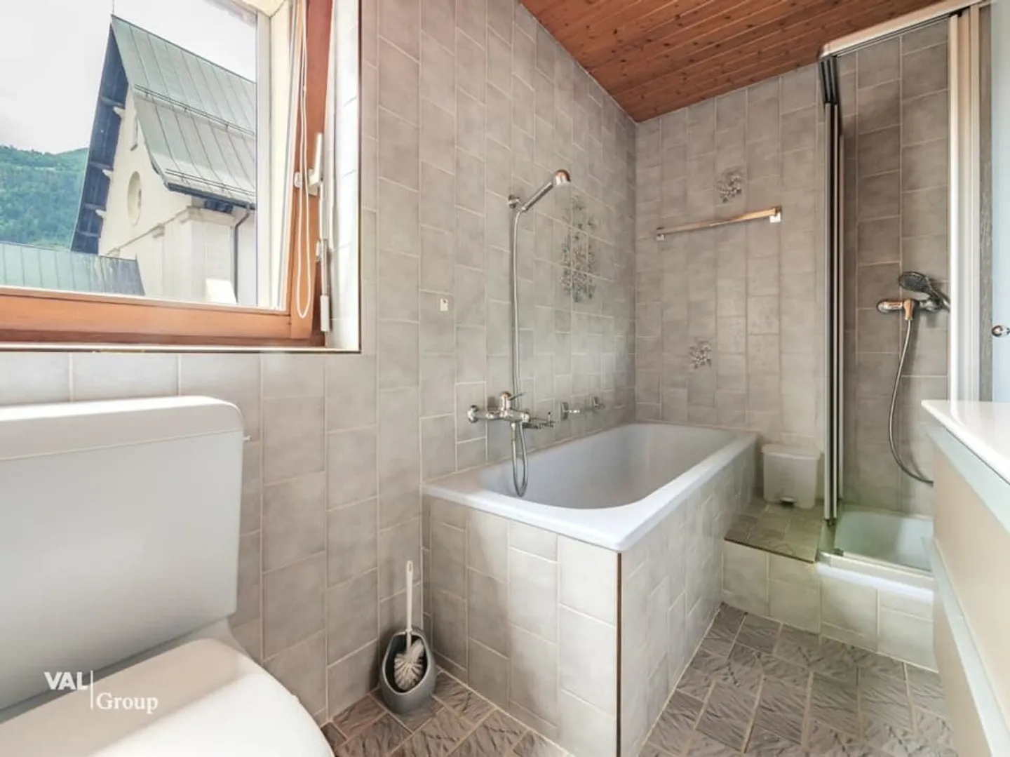 Tradition Meets Future: Residential and Commercial Property with Versatile Potential - Photo 10 of 13