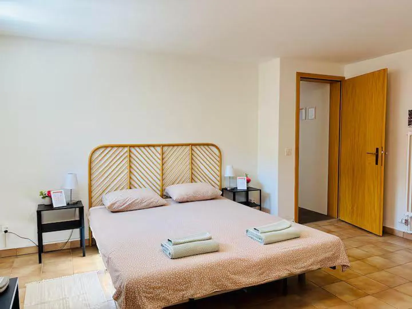 Appartement deux pièces rénové avec terrasse et entrée indépendante à Losone, idéal pour des séjours de courte à moyenne durée à Losone - Photo 15 sur 20