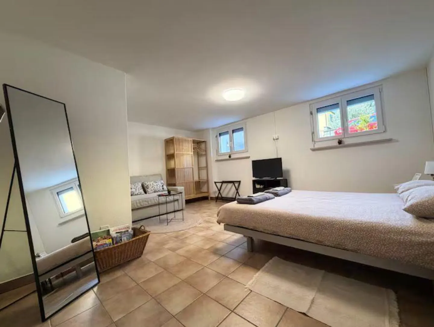 Appartement deux pièces rénové avec terrasse et entrée indépendante à Losone, idéal pour des séjours de courte à moyenne durée à Losone - Photo 16 sur 20