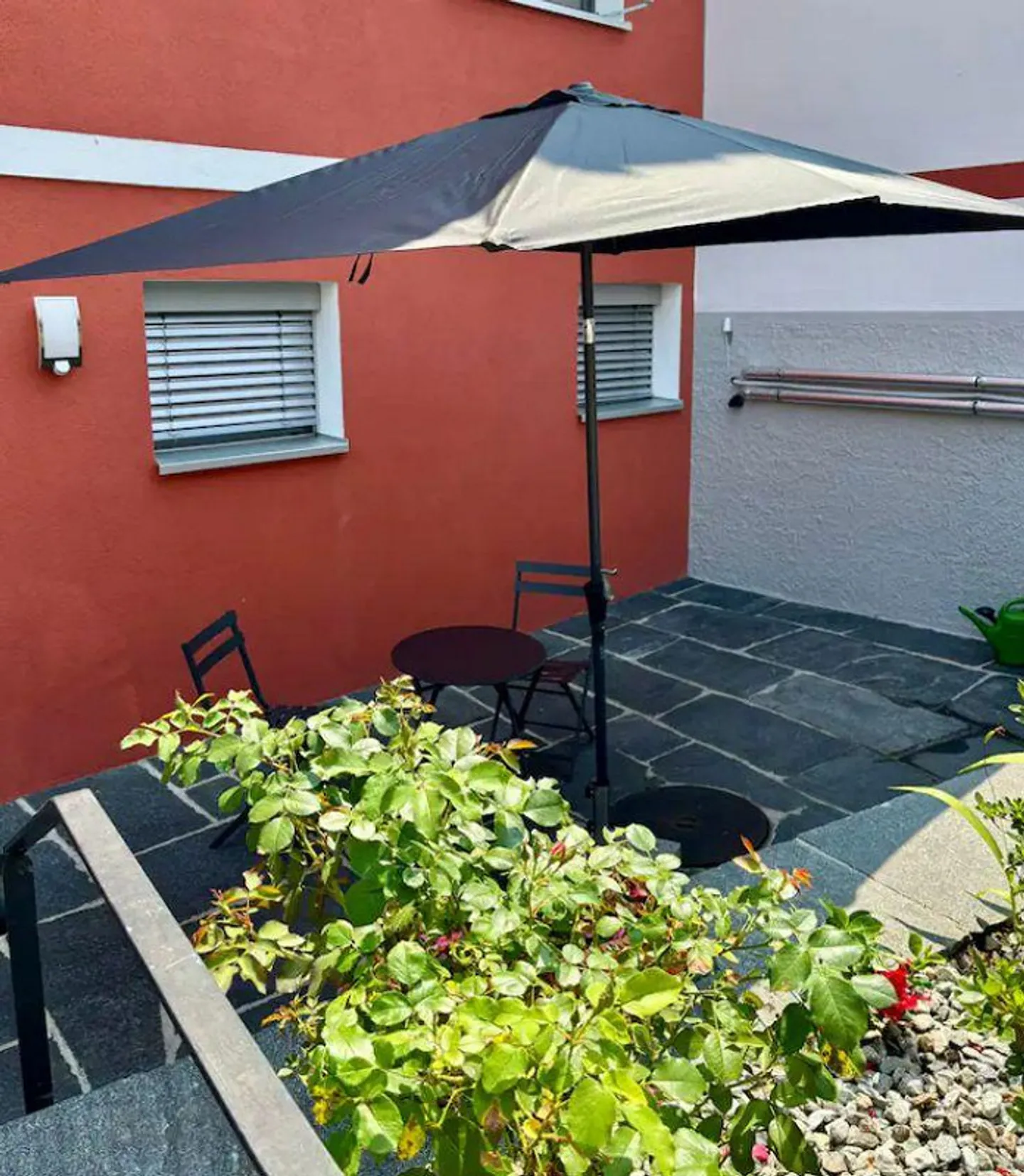 Appartement deux pièces rénové avec terrasse et entrée indépendante à Losone, idéal pour des séjours de courte à moyenne durée à Losone - Photo 17 sur 20