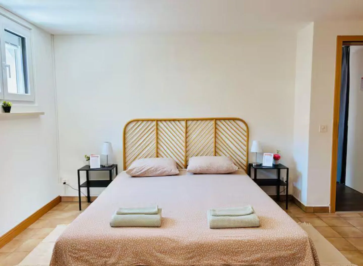 Appartement deux pièces rénové avec terrasse et entrée indépendante à Losone, idéal pour des séjours de courte à moyenne durée à Losone - Photo 14 sur 20