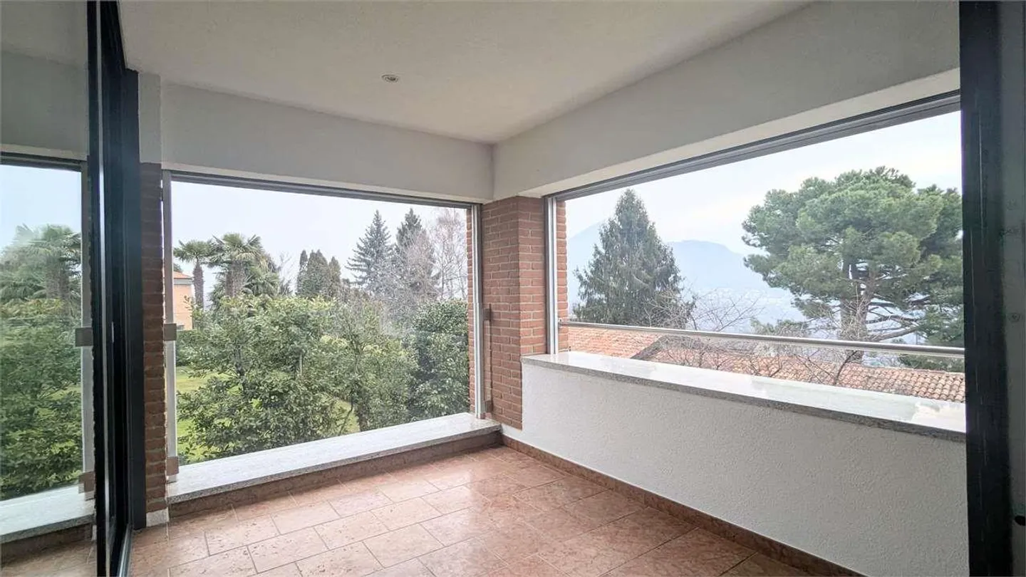 Collina D'oro, bon appartement de 3,5 pièces avec terrasse couverte - Photo 6 sur 12