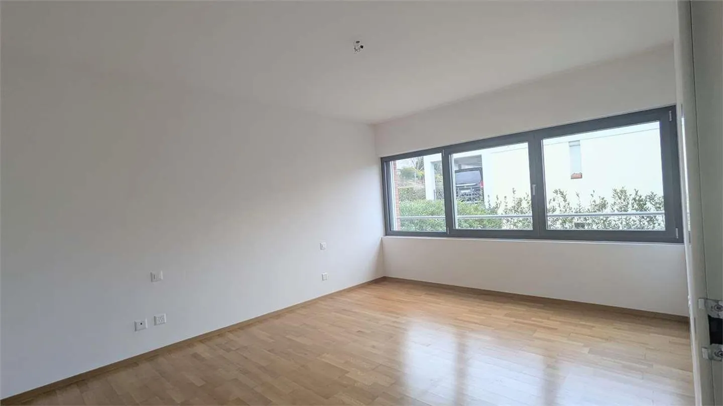 Collina D'oro, bon appartement de 3,5 pièces avec terrasse couverte - Photo 8 sur 12