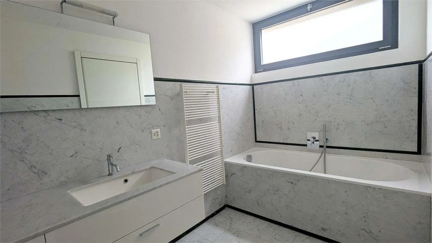 Collina D'oro, bon appartement de 3,5 pièces avec terrasse couverte - Photo 10 sur 12