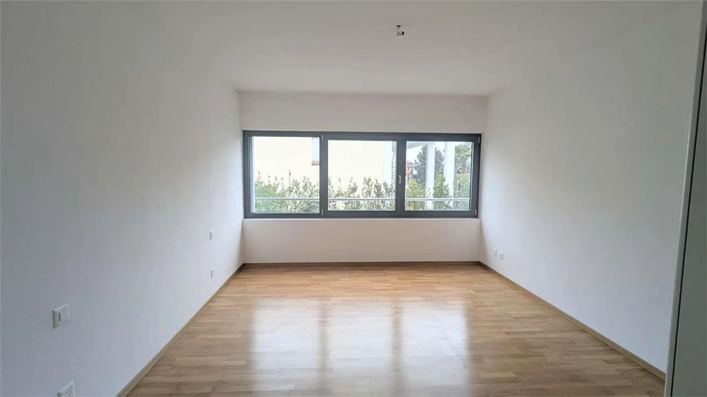 Collina D'oro, bon appartement de 3,5 pièces avec terrasse couverte - Photo 9 sur 12