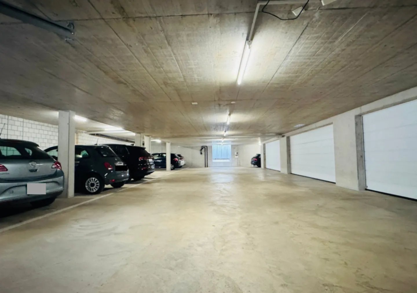 Family Dream with Garden: Bright 6.5-Room Apartment with Loggia and Garage - Photo 15 of 15