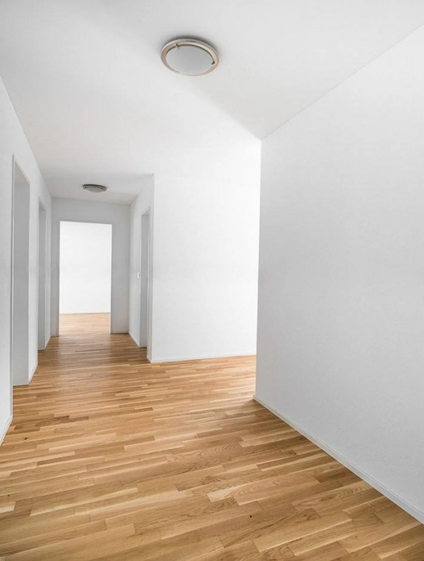 Appartement moderne de 3,5 pièces avec balcon et lave-linge - Photo 3 sur 11