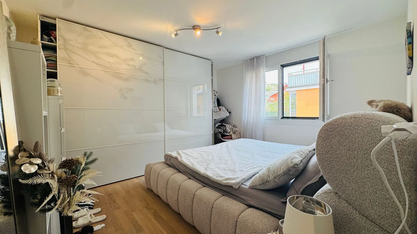 Family Dream with Garden: Bright 6.5-Room Apartment with Loggia and Garage - Photo 7 of 15